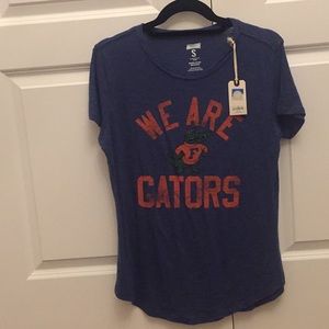 Gator tee